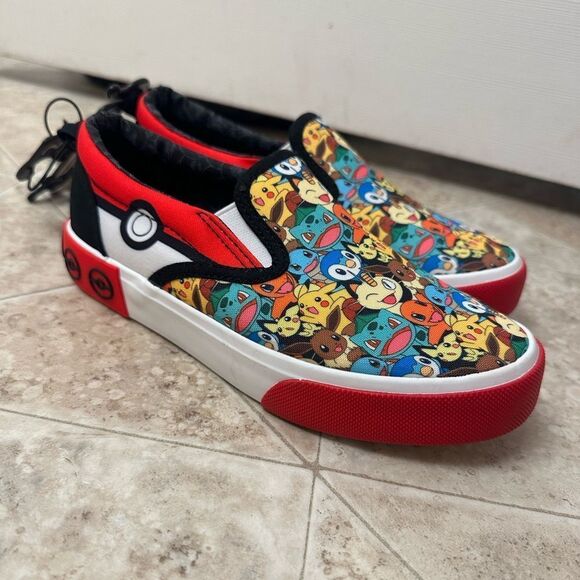 Kids Pokemon Slip On Sneakers Size 4 - Picture 1 of 2